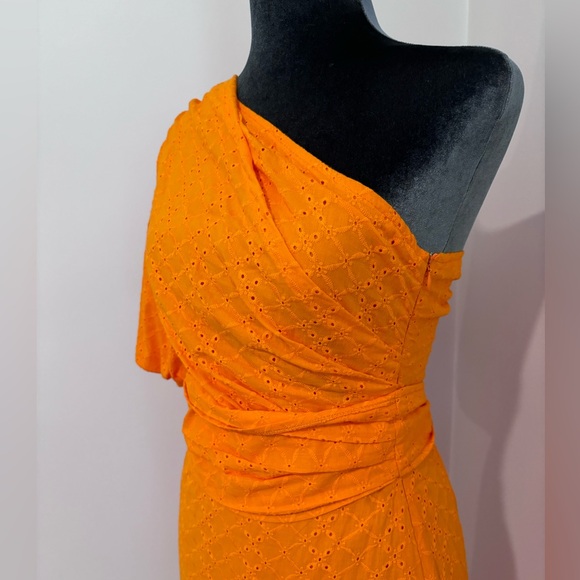 NWT L’Atiste Orange Eyelet One Shoulder Dress With Sash Size S - Picture 4 of 12
